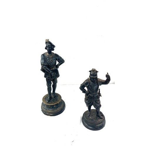 61 - 2 heavy statues, depicting a knight and Robin hood, tallest measures approximately: 16 inches