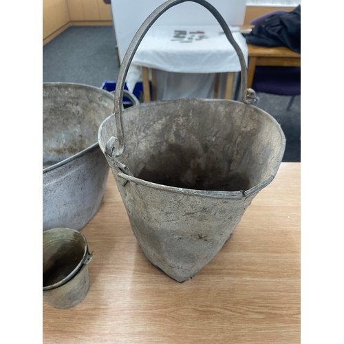 213 - Vintage galvanised bath and bucket