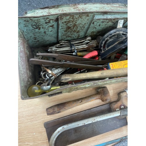 175 - Ammunition box with a large selection of tools