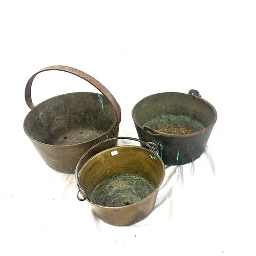 273 - 3 brass jam pans, various sizes, largest measures: Height 6 inches, diameter 12 inches