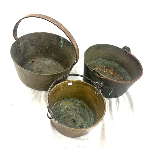 273 - 3 brass jam pans, various sizes, largest measures: Height 6 inches, diameter 12 inches