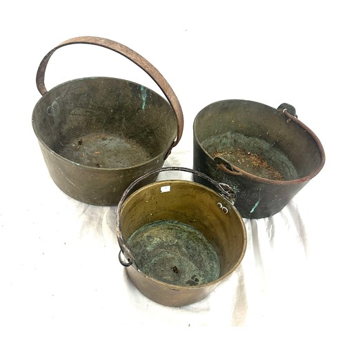 273 - 3 brass jam pans, various sizes, largest measures: Height 6 inches, diameter 12 inches