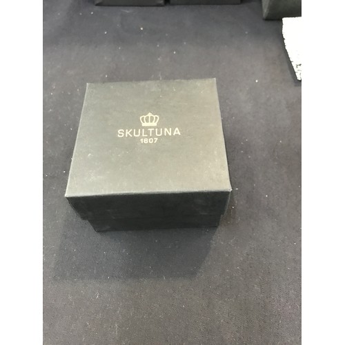 463 - Brand new in the boxes 4 sets of Skultuna 1607 brass napkin rings, all with COAs with boxed Missoni ... 