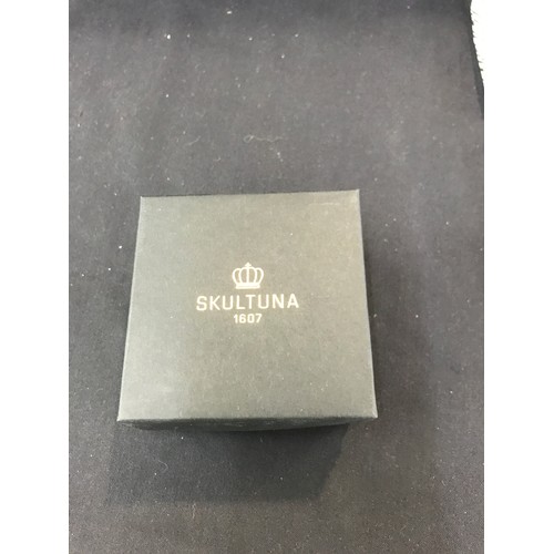 463 - Brand new in the boxes 4 sets of Skultuna 1607 brass napkin rings, all with COAs with boxed Missoni ... 