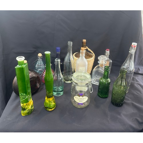 150 - Selection of assorted vintage glasses