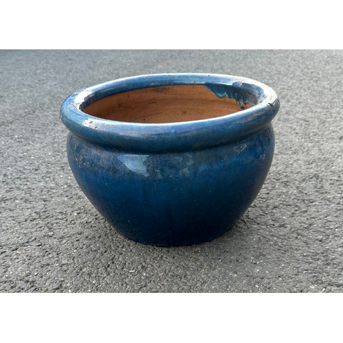 100U - Large glazed garden pot measures approx 8.5 inches tall by 13.5 inches diameter