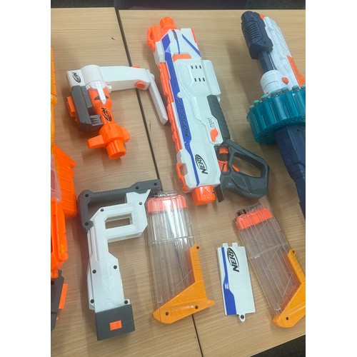 221 - Large selection of assorted Nerf guns and accessories