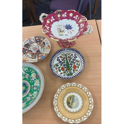 286 - Wedgewood bowl, vintage plates fruit bowl etc