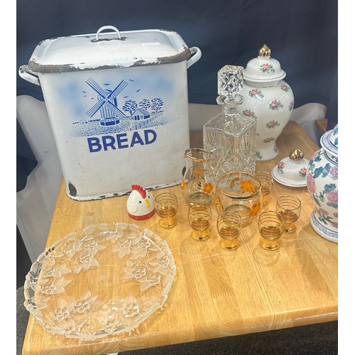 330 - Selection of miscellaneous to include bread tin and porcelain