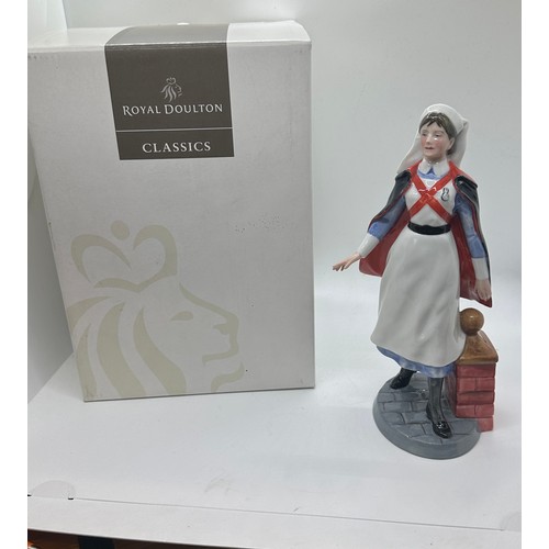 583 - Vintage Royal Doulton figure - ' Classics Nurse' HN4287 modelled by Adrian Hughes. In original box 
... 