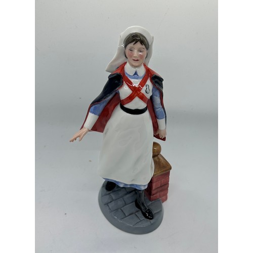 583 - Vintage Royal Doulton figure - ' Classics Nurse' HN4287 modelled by Adrian Hughes. In original box 
... 