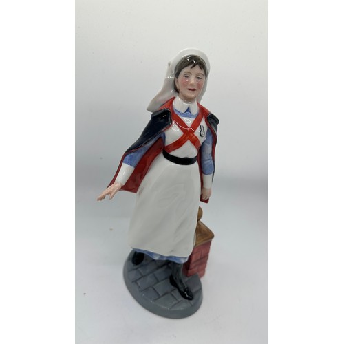 583 - Vintage Royal Doulton figure - ' Classics Nurse' HN4287 modelled by Adrian Hughes. In original box 
... 