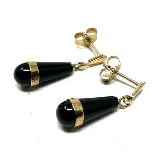 116 - 9ct gold black onyx drop earrings (1.3g)