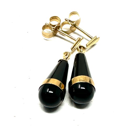 116 - 9ct gold black onyx drop earrings (1.3g)