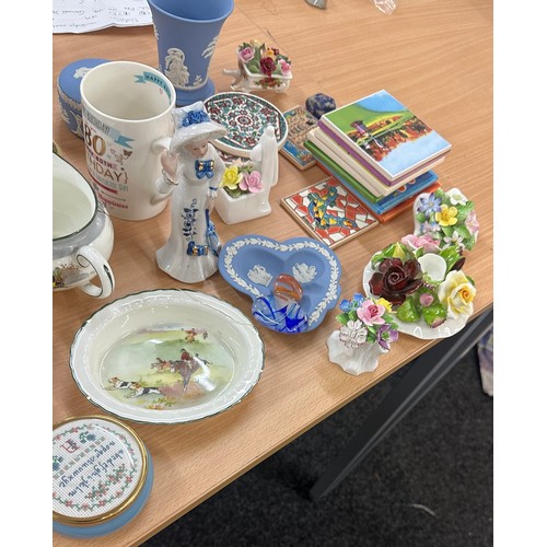 287 - Selection of miscellaneous includes Royal doulton, royal albert etc