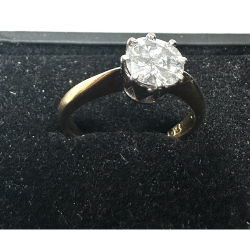 107 - 18ct gold diamond ring est 0.80ct diamond