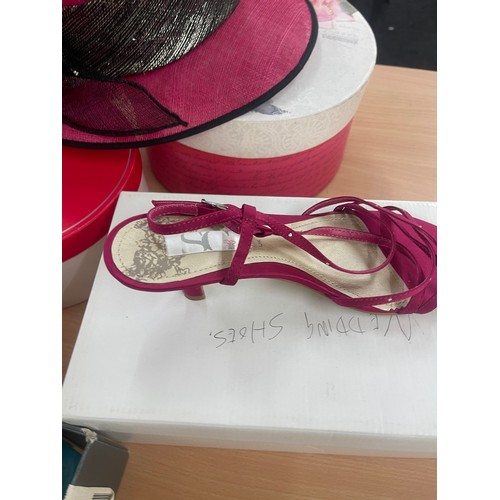 139 - Wedding hat, wedding shoes and two storage boxes