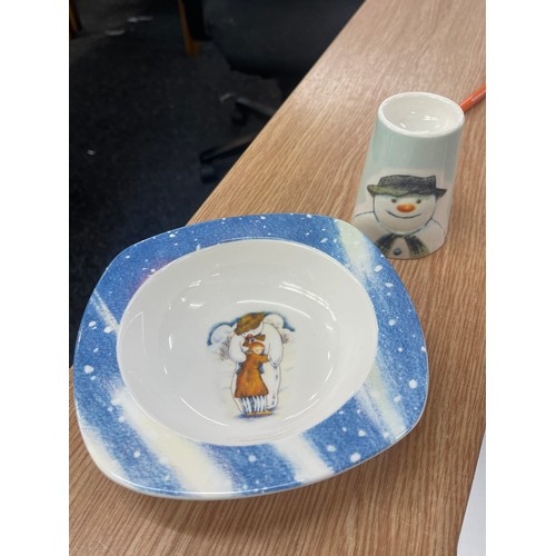 577 - The Snow man pottery, bowl and egg cup