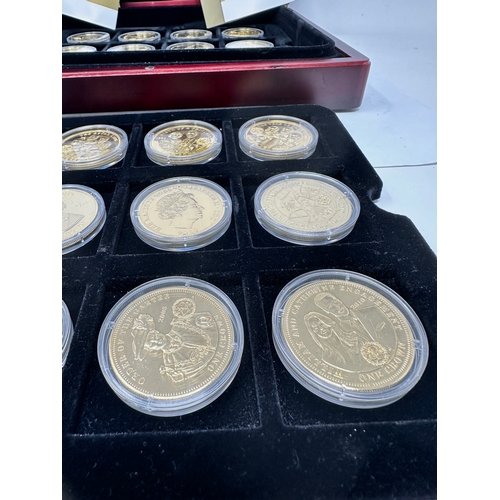 657 - The Royal House Of Windsor Gold Plated Coin Collection Boxed coa x24 +Coa