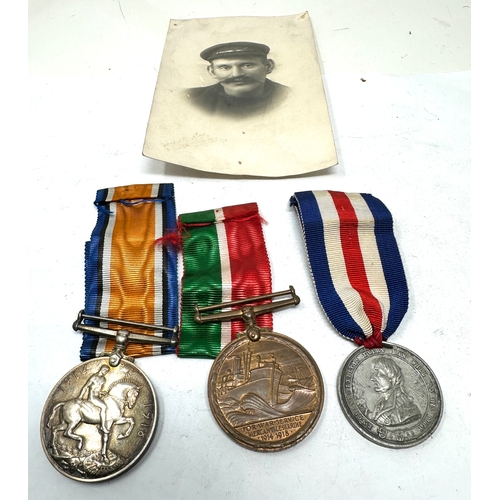 550 - ww1 mercantile marine medal pair inc photo & shipwreck mariners society  1873 to frederick gold