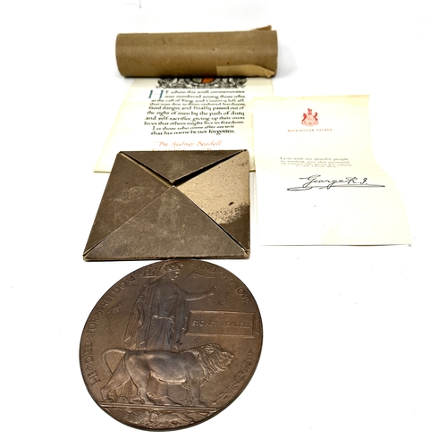 552 - WW1 death plaque in original envelope scroll and buckingham palace letter to pte sydney beadell roya... 