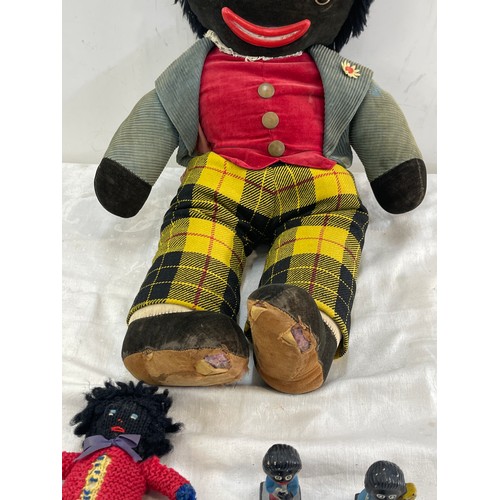 104 - Selection vintage Robertson teddies and musical band figures