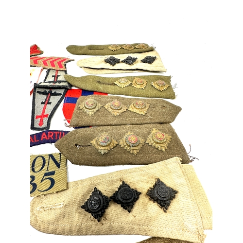 569 - Large collection of ww2 cloth patch badges shoulder  titles etc