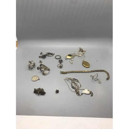 569 - 102 grams of vintage and modern hallmarked silver jewellery