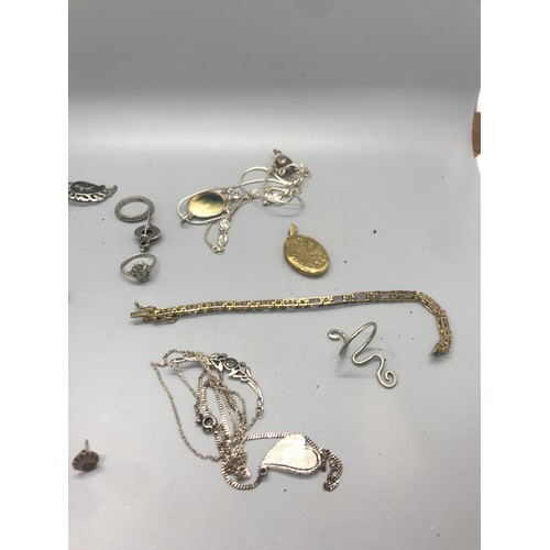 569 - 102 grams of vintage and modern hallmarked silver jewellery