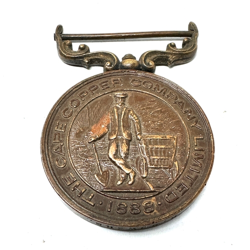 573 - Very rare Cape Copper Company Medal for the Defence of O’okiep to r. bowers This medal was issued by... 