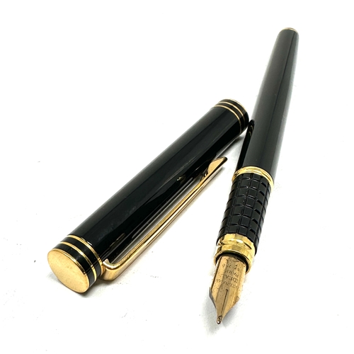 7 - Waterman Fountain Pen Ideal Black Laquer Casing 18ct Gold Nib