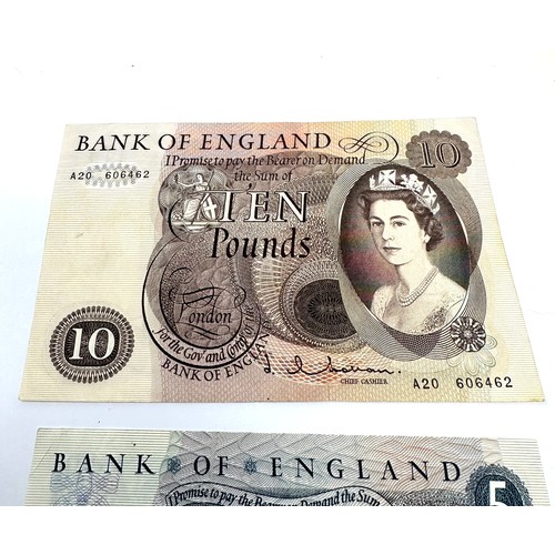 664 - Banknote Of England Ten Pounds. JQ. Hollom & five pound j.s forde high grade notes