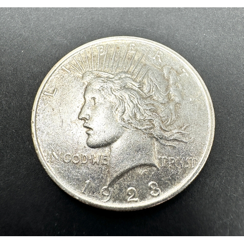 670 - 1923 Silver peace Dollar