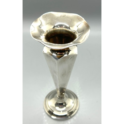 548 - Silver hallmarked weighted small tulip vase, approxiamte height: 6 inches