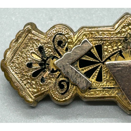 523 - Low karat gold brooch, total weight 5.7g