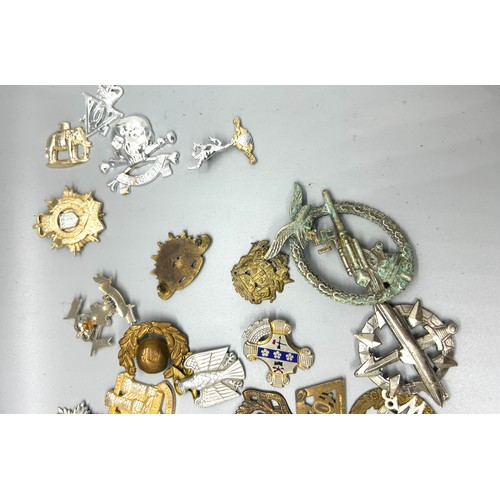 400 - Selection of vintage cap badges, to include military and police pieces