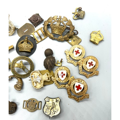 397 - Selection of vintage cap badges, to include military and police pieces