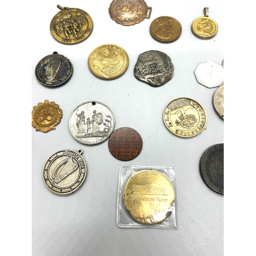 417 - Selection of foreign medallions / coins etc