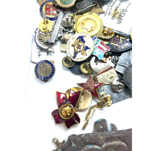 561 - Large selection vintage pin badges to include boy scouts, bowling club, legion, salvation army etc