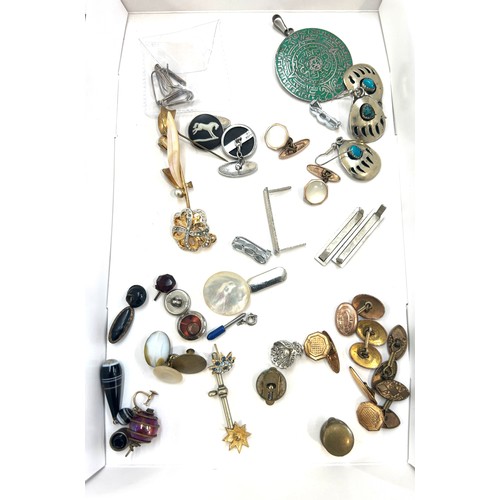 537 - Selection of vintage and later costume jewellery