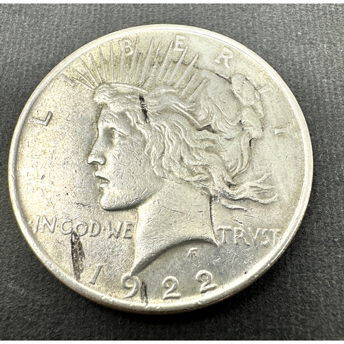 677 - 1922 silver peace dollar