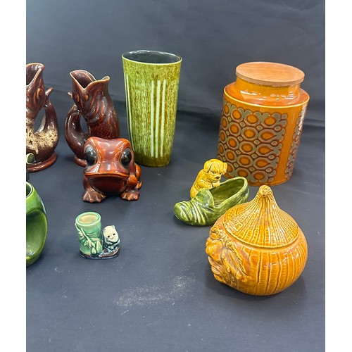 189 - Selection of assorted pottery includes sylvac, frog jugs etc