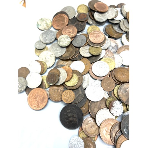 392 - Selection of vintage and later coins includes crowns, silver coins, foreign coins etc