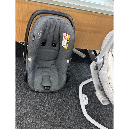 293 - Maxi-Cosy car seat and a electric baby swing