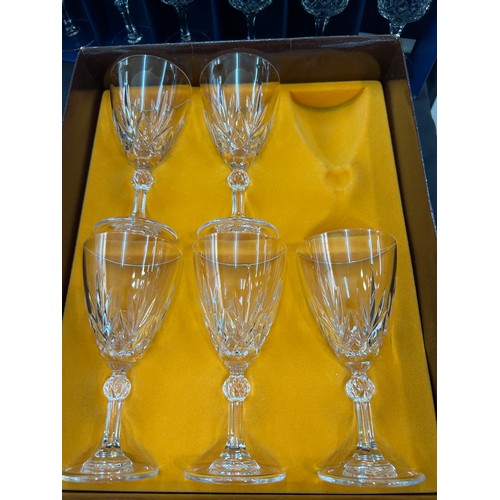 145 - Box set of 6 Ravenhead Clarendon english cut glass wine glasses, 6 boxed Chantilly beaugency glasses... 