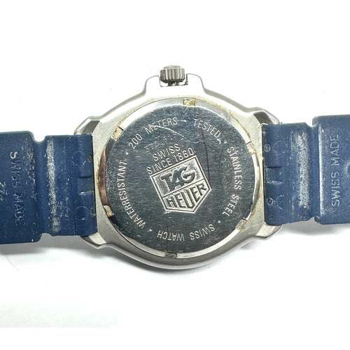 498 - TAG HEUER 370.513  Professional 200 Meter Quartz wristwatch the watch is not ticking