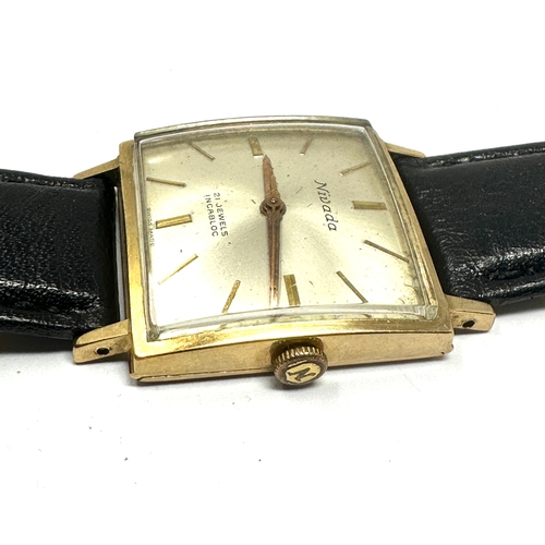 501 - Vintage 9ct gold Nivada gents wristwatch the watch is ticking