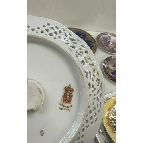 205 - Selection of collectors plates to include Coalport, Royal Albert etc