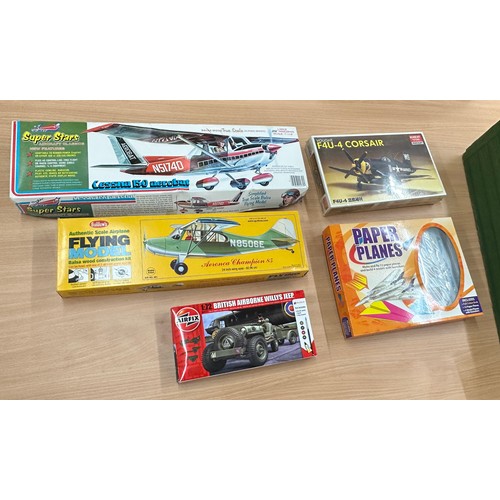 158 - Selection of vintage aircraft model kits to include ' Super stars Cessna 150 aerobat', ' Guillows fl... 