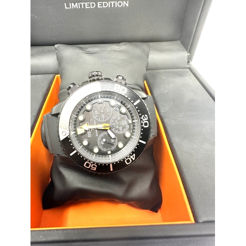 471 - Boxed Seiko prospex limited edition divers 200m v175-0ad0 quartz gents wristwatch the watch is ticki... 